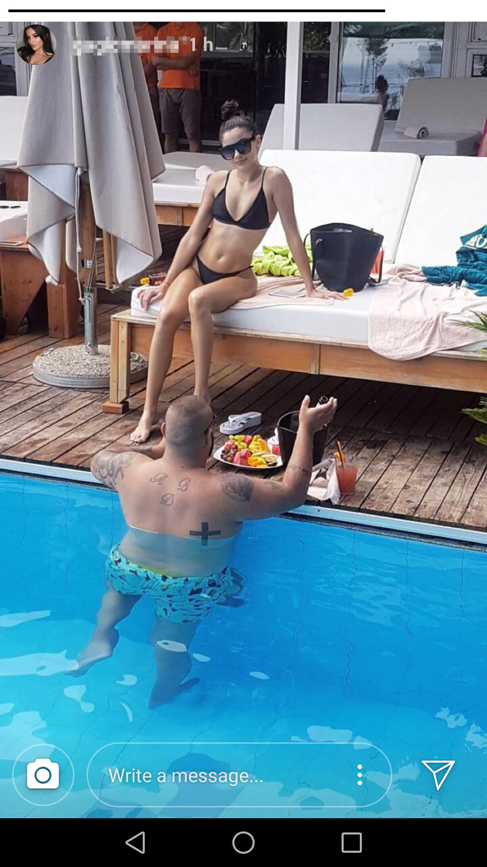 Darko je svoju novu devojku pokazao na moru  