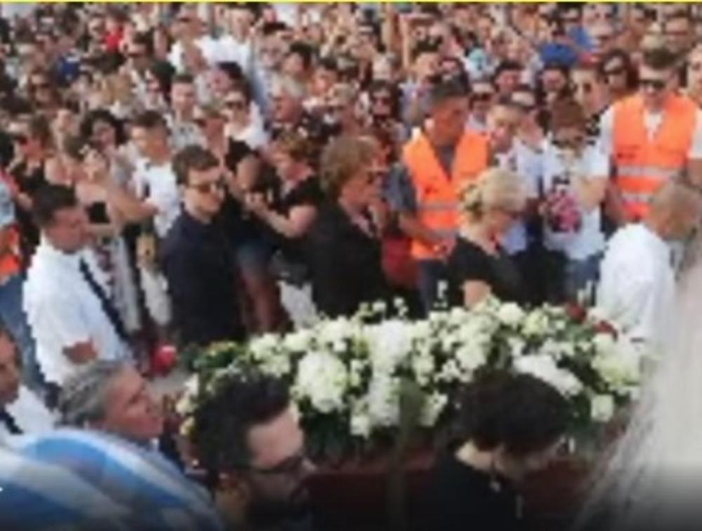 Neverovatan ispraćaj na večni počinak