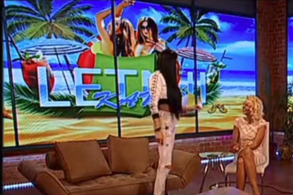 SKANDAL U EMISIJI UŽIVO! Posvađala se sa voditeljkom i napustila studiju, dok joj se Mikijeva bivša SMEJALA U LICE!