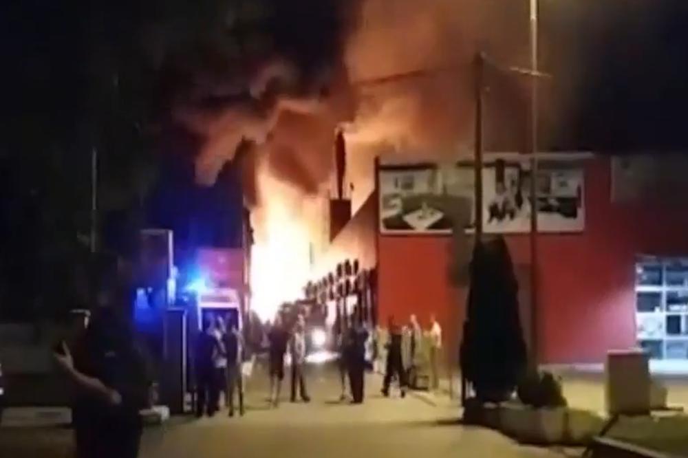 VATRENA STIHIJA U ZEMUNU BUKTI VEĆ 10 SATI: Povređeni vatrogasci, vatra gutala SVE PRED SOBOM