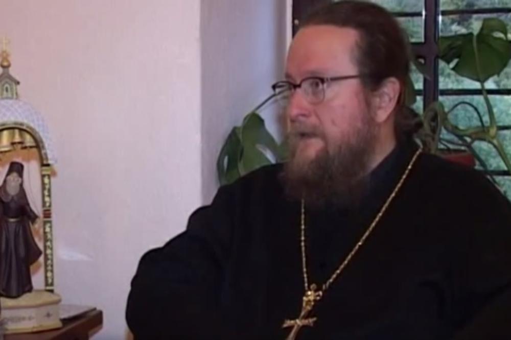 IGUMAN VISOKIH DEČANA NAHVALIO ABAZOVIĆA: Društvene mreže gore zbog ovog Dritanovog snimka! (VIDEO)