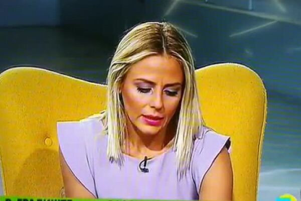 VODITELJKA PRESTRAVILA GLEDAOCE U JUTARNJEM PROGRAMU: Dušica je odjednom počela da priča usporeno, pravila velike PAUZE, a onda... (VIDEO)