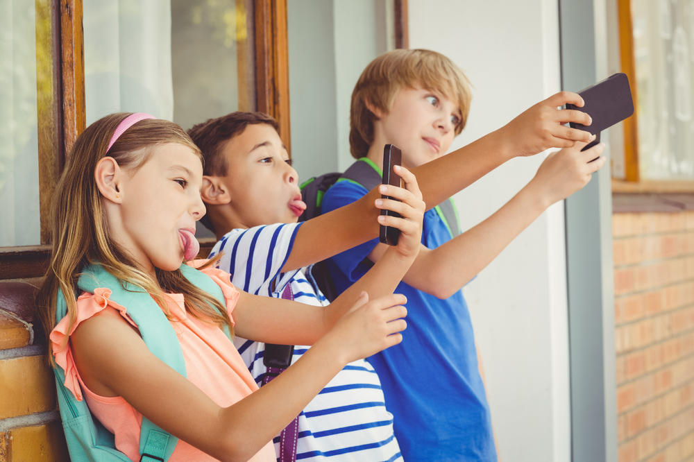 JAKO JE VAŽNO: Koliko vremena dnevno deca treba da provode uz ekran?