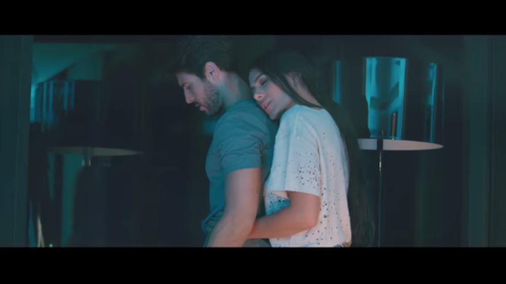 Anastasija je pokazala da ima talenat i za pisanje stihova  