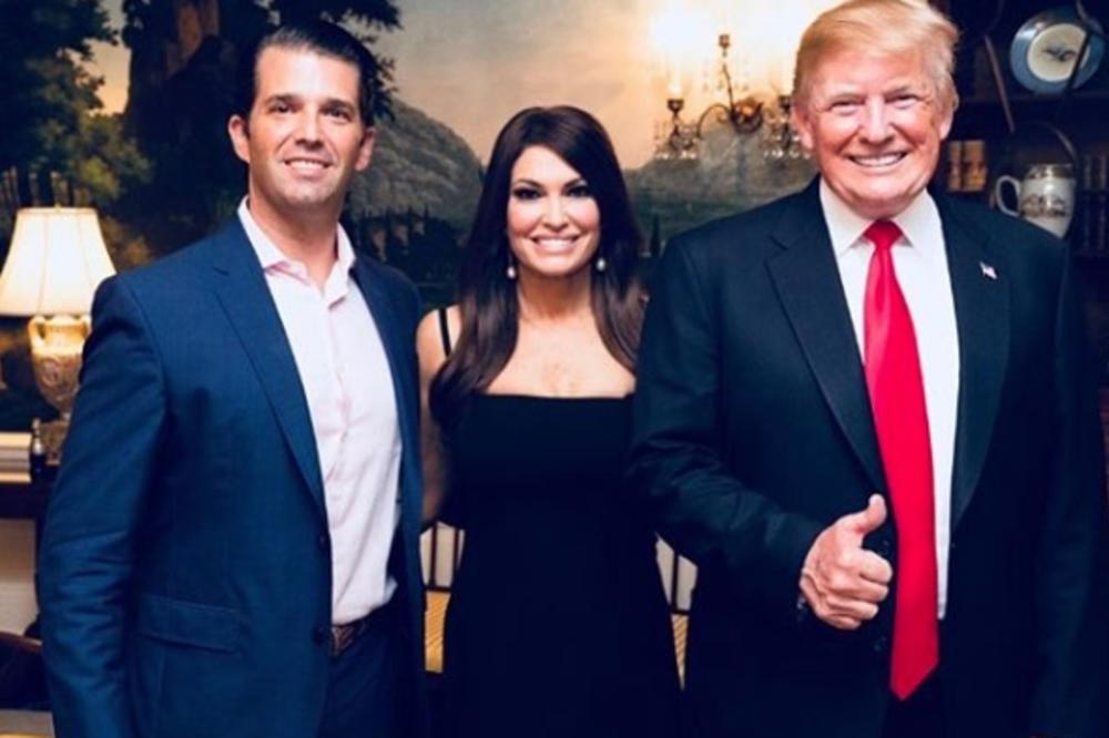 SVI SE PITAJU KO JE ZANOSNA CRNKA S KOJOM JE TRAMP U VEZI: ONA je zavela Donalda, ne odvajaju se! (FOTO)