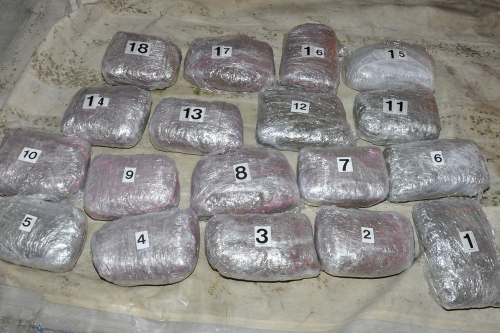 PAO SA 18 KILOGRAMA MARIHUANE! Čovek (48) iz Leposavića uhapšen u akciji policije (FOTO)