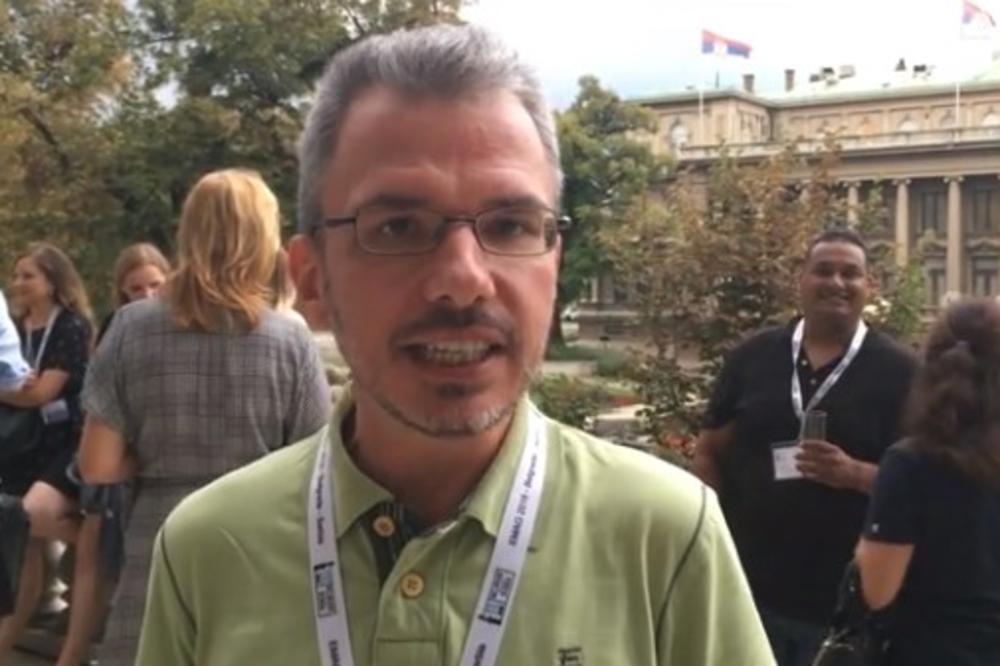 JEDAN OD NAJPAMETNIJIH LJUDI NA SVETU ZA ESPRESO: Ne znam zašto ljudi misle da mi ne umemo da se zabavljamo, to naprosto nije istina! (FOTO) (VIDEO)