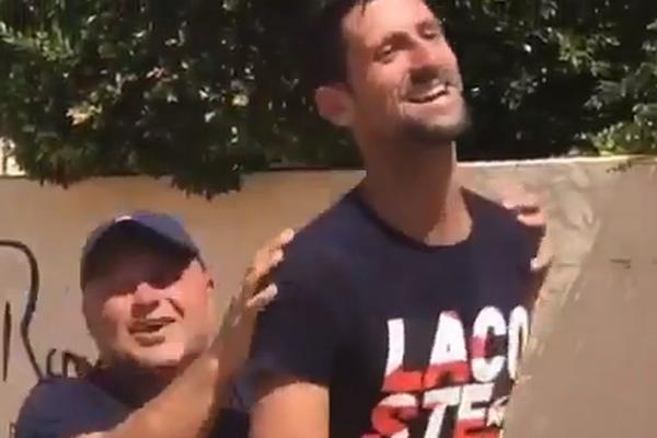 Vajda doslovno zajahao Novaka Đokovića! Sa Slovakom nema šale, ali Nole je junački izdržao! (VIDEO)