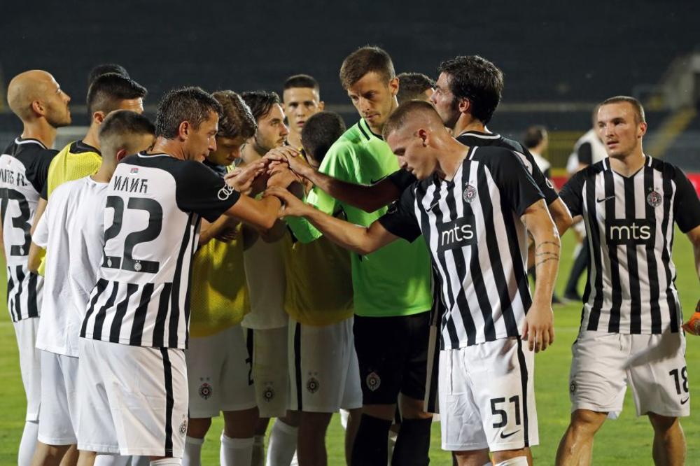 PODNEO OSTAVKU: Pred meč s Partizanom ostali bez trenera! (FOTO)
