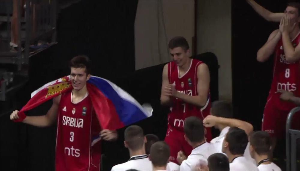 Ulazak Srbije na dodelu medalja