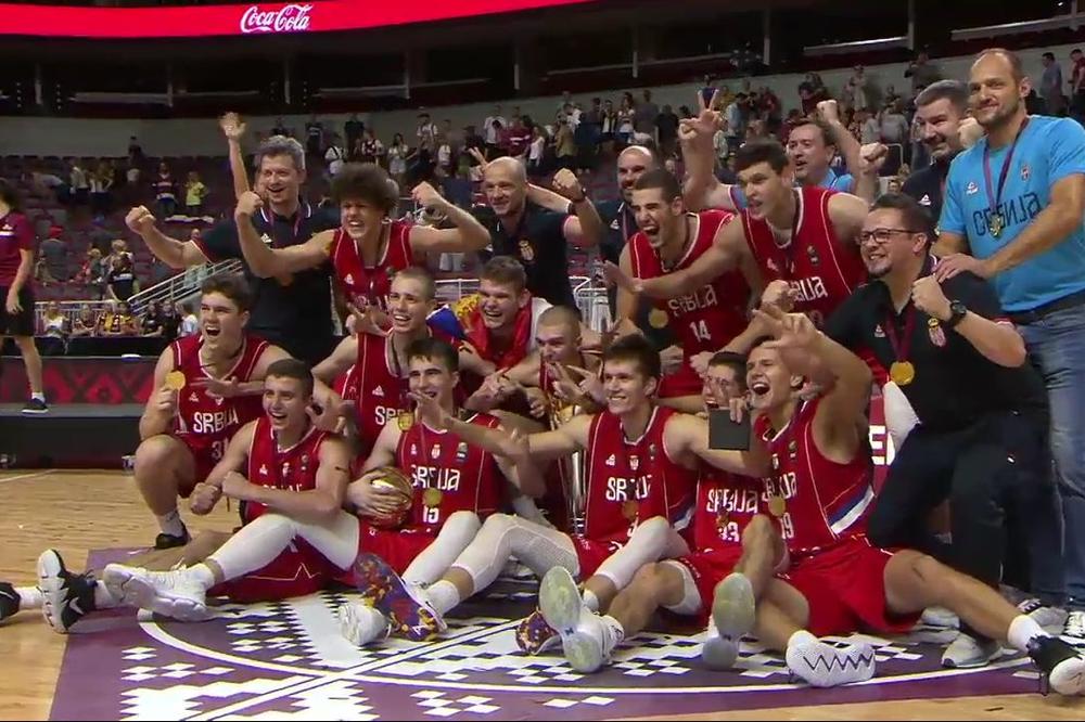 UZELI SU ONO ŠTO IM PRIPADA! Srpski klinci su prvaci Evrope! Srbijo, stigli su ti novi košarkaški junaci! (FOTO) (VIDEO)