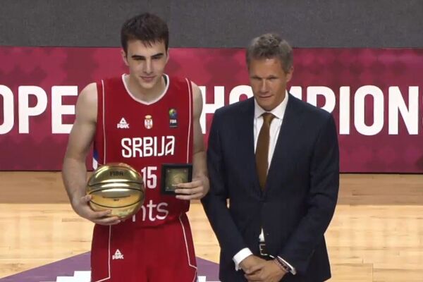 PECARSKI MVP, PETRUŠEV I IDEALNOJ PETORCI: To kako igraju njih dvojica neki bi nazvali čistom dominacijom! (VIDEO)