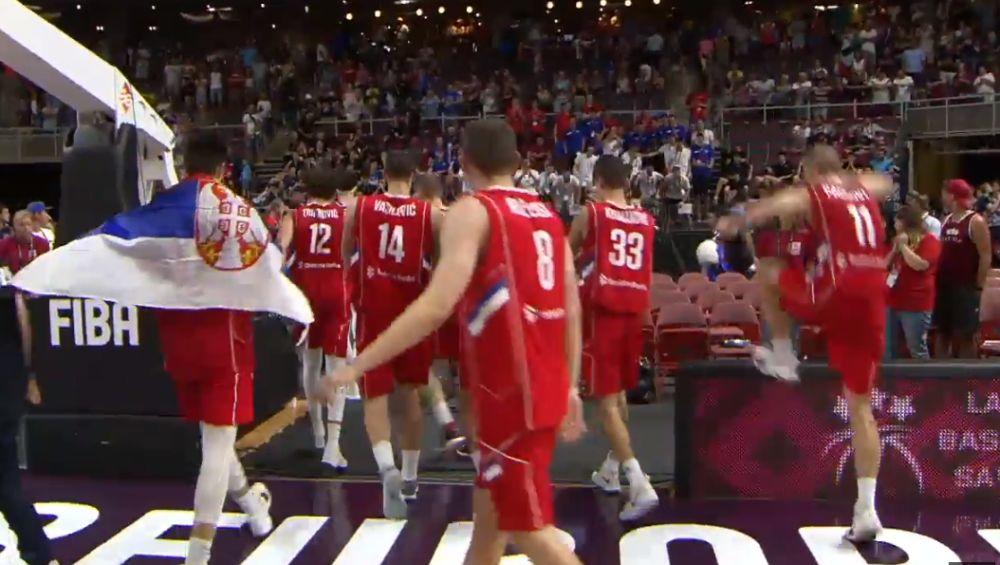 Dečaci iz Crne Gore su navijali za Srbiju u finalu i to naši momci nisu zaboravili  