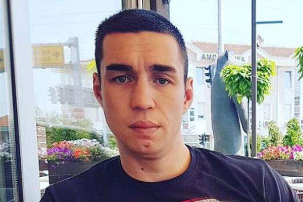 JA SAM SRBIN I DELIJA: Oglasio se Zvezdin bokser zbog čijeg se pevanja s Hrvatom Bajinih i Tompsonovih pesama digao Balkan na noge! (VIDEO)