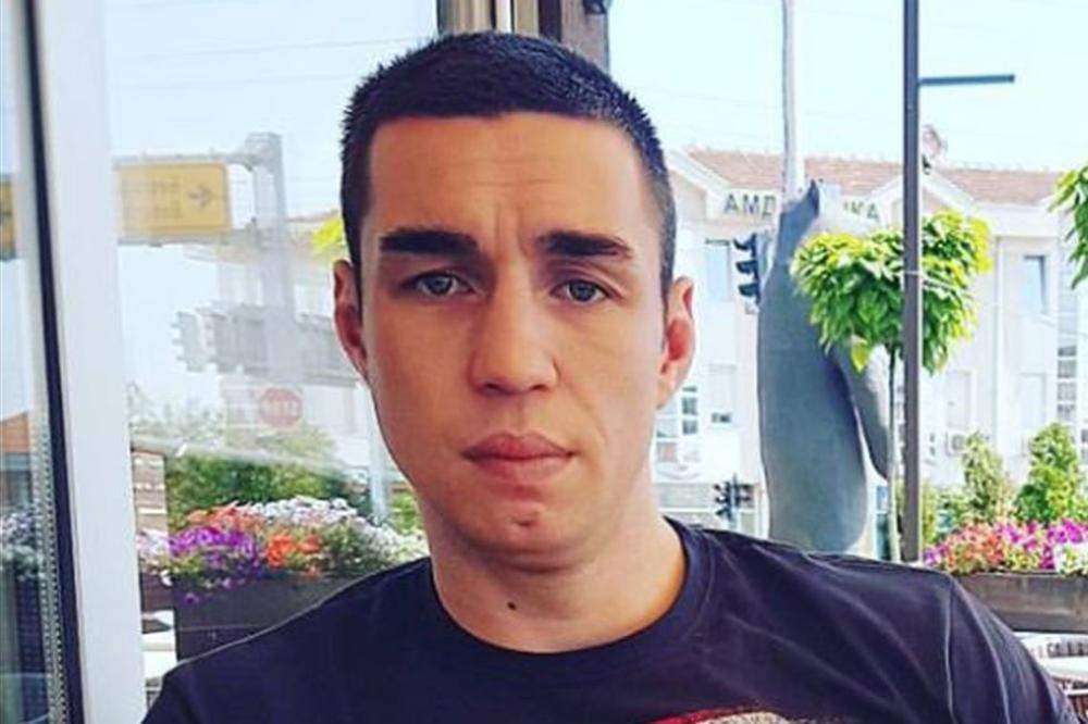 JA SAM SRBIN I DELIJA: Oglasio se Zvezdin bokser zbog čijeg se pevanja s Hrvatom Bajinih i Tompsonovih pesama digao Balkan na noge! (VIDEO)