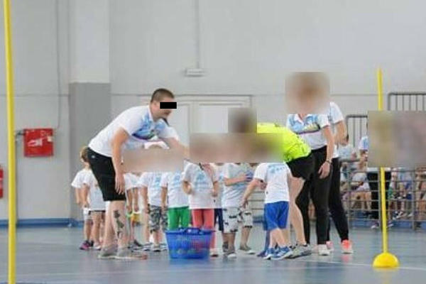 SLIKAJ MI ŠTA KRIJEŠ ISPOD GAĆICA! Stravična prepiska vaspitača i devojčice od 13 godina! (PRINTSKRIN PREPISKE)