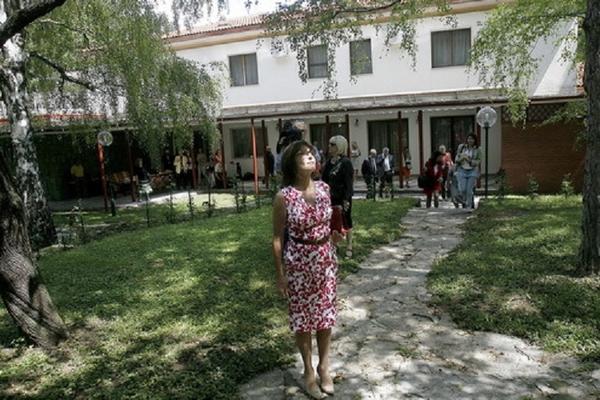 JELISAVETA KARAĐORĐEVIĆ PRODALA DEDOVINU VILU CRNOGORKA ENGLEZIMA: Kad vidite za koliko miliona evra, zavrteće vam se u glavi!