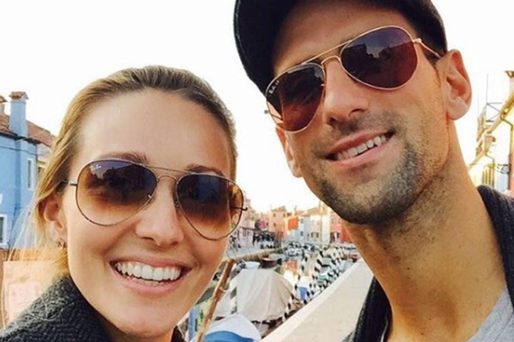 Zbog tebe će zaboraviti srpski jezik i crnogorsko poreklo! Mnogo lepršaš! Brutalni komentari o Jeleni Đoković, a ona je odbrusila nikad jače! (FOTO)