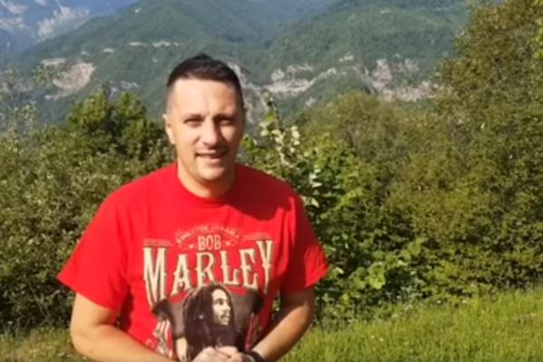 DA LI JE OVO NAJGLUPLJA ILI NAJBOLJA FORA ANDRIJE MILOŠEVIĆA IKAD? Svi plaču dok gledaju, jedni od smeha, drugi od tuge! (VIDEO)