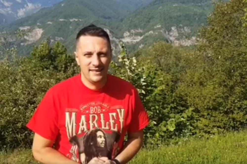 DA LI JE OVO NAJGLUPLJA ILI NAJBOLJA FORA ANDRIJE MILOŠEVIĆA IKAD? Svi plaču dok gledaju, jedni od smeha, drugi od tuge! (VIDEO)