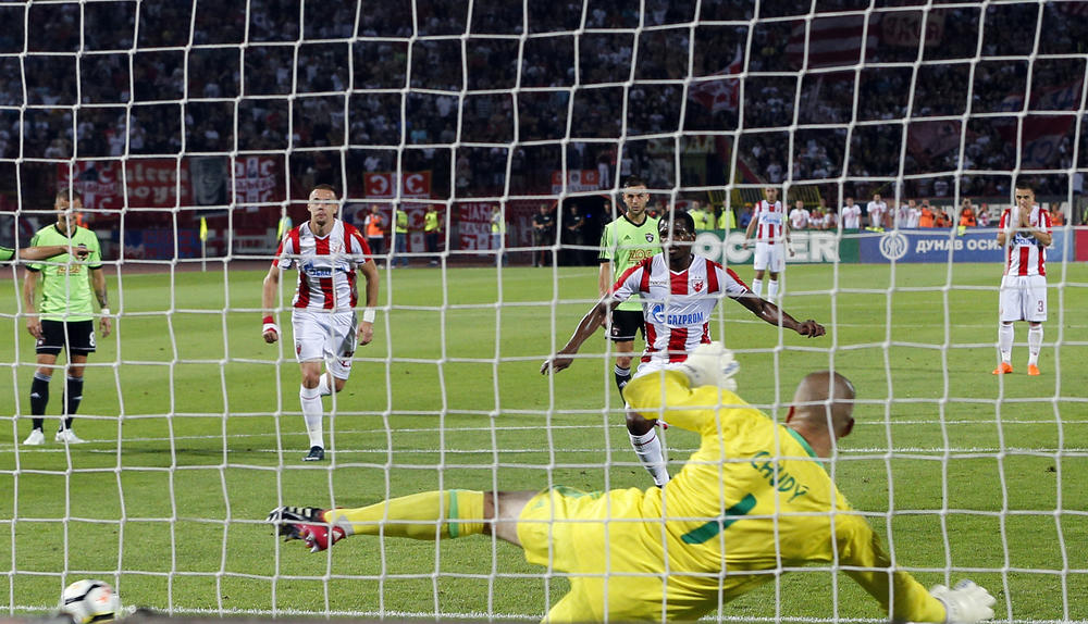 El Fardu Ben postiže gol iz penala 