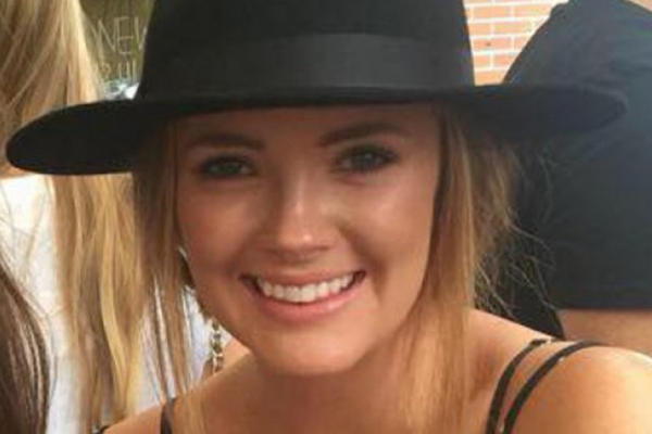 Devojka je otišla kod LEKARA ZBOG PREHLADE, onda je saznala da će umreti za POLA SATA!  Najužasnija priča ikada...