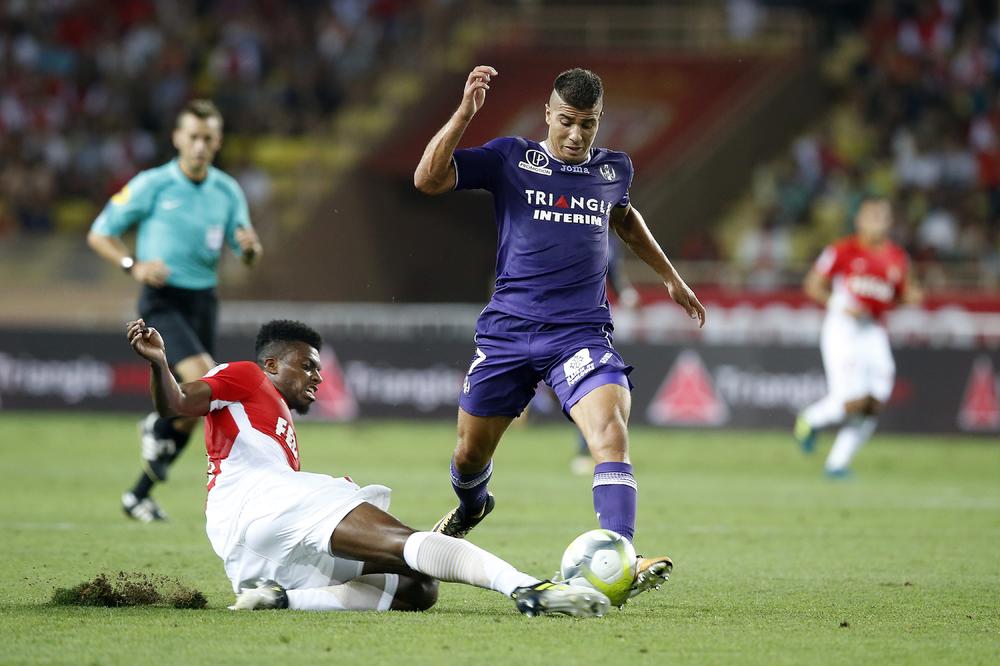 NABO TRENERA, POŠIBAO SE SA BAJKEROM, A SAD PREBIO DVOJICU SAIGRAČA: Topla preporuka - ovaj haos od igrača nikako ne dovodite?! (FOTO) (VIDEO)