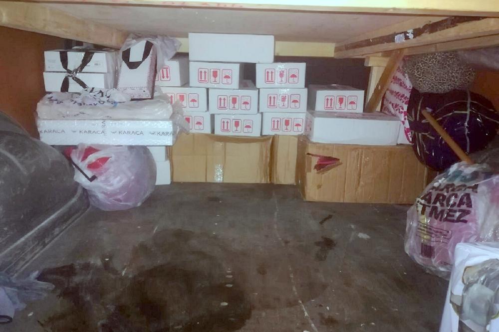 OVIM MOŽE DA SE PODIGNE POLA SRBIJE! Carinici u Preševu zaustavili auto, a onda se šokirali koliko SREDSTAVA ZA POTENCIJU su pronašli! (FOTO)