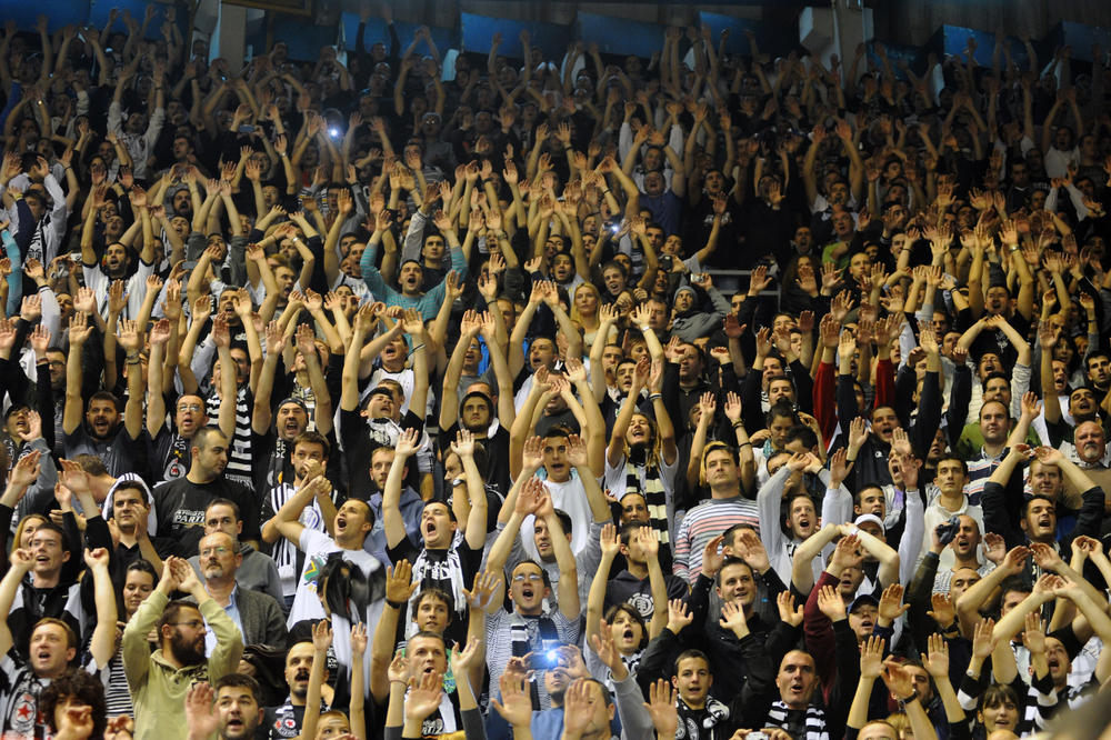 NOVI IGRAČ PARTIZANA ODUŠEVLJEN GROBARIMA: Ovo je ubedljivo najbolja atmosfera u kojoj sam igrao!