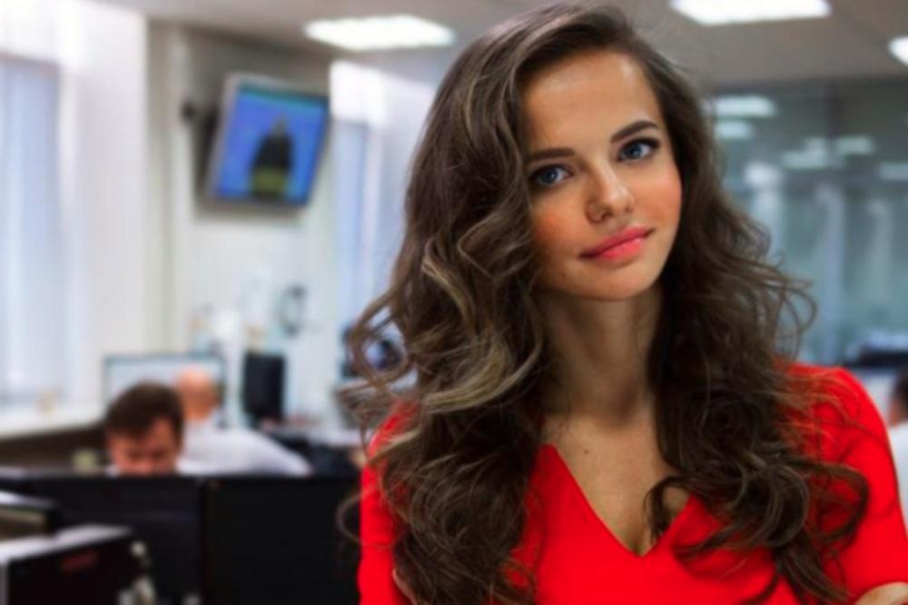 RUSKINJA OKAČILA GOLI SELFI NA PROFIL MINISTARSTVA ODBRANE?! Mediji se kunu da je Šojgu crveneo zbog lepe Rosijane! (VIDEO)