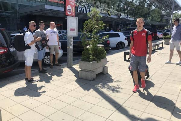 ZVEZDA STIGLA U SLOVAČKU: Najvažnija utakmica u sezoni! Cilj je dati gol u prvom poluvremenu!