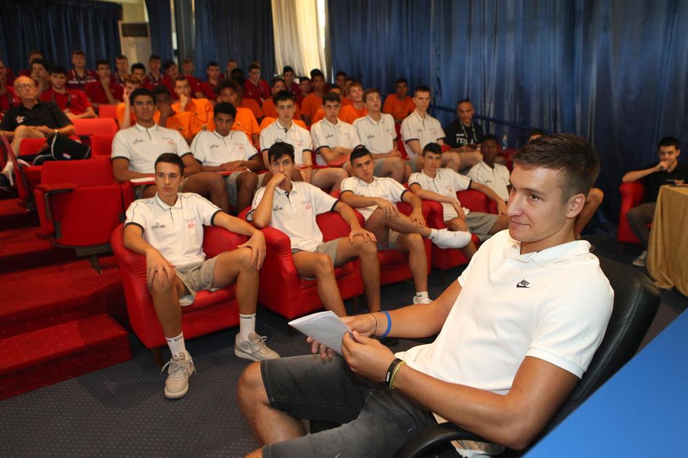 Predavač Bogdano Bogdanović  