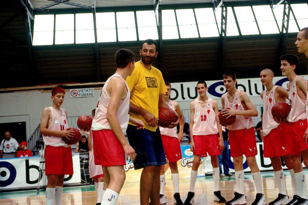 JOŠ 2 NBA ZVEZDE STIŽU U BEOGRAD: U Žarkovu se okuplja krem najjače lige na svetu - Greg Popović, Heris, Jokić, Beli, Bogdan, Rađa, Peđa, Divac...
