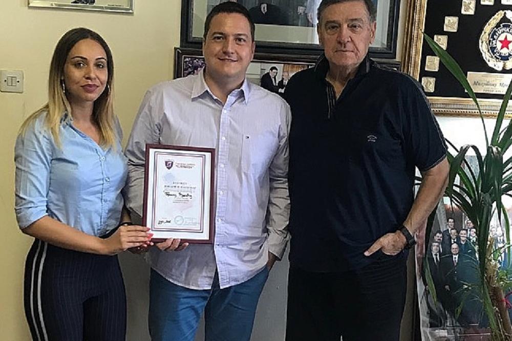 JOVANA I MRKA DARIVALI BRANKA! Evo kakvu je počast Ružić dobio u SPS-u (FOTO)