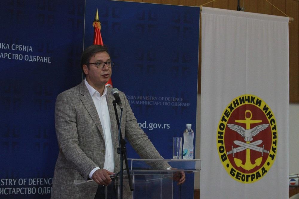 NEĆU NIKOME DA SE PRAVDAM! Vučić otkrio kako je doneo odluku o povećanju borbene gotovosti Vojske Srbije
