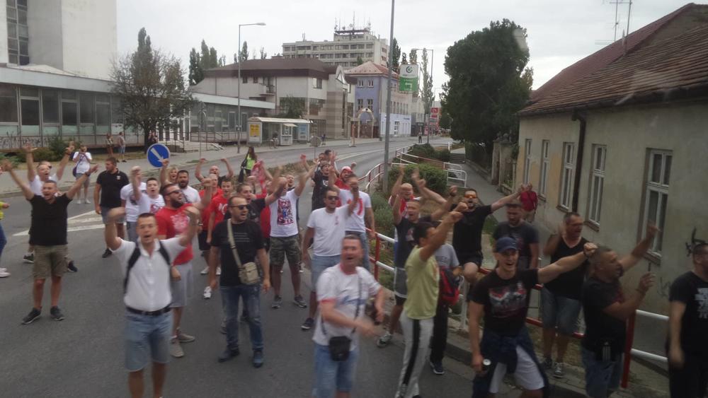 Pesma Delija u centru Trnave