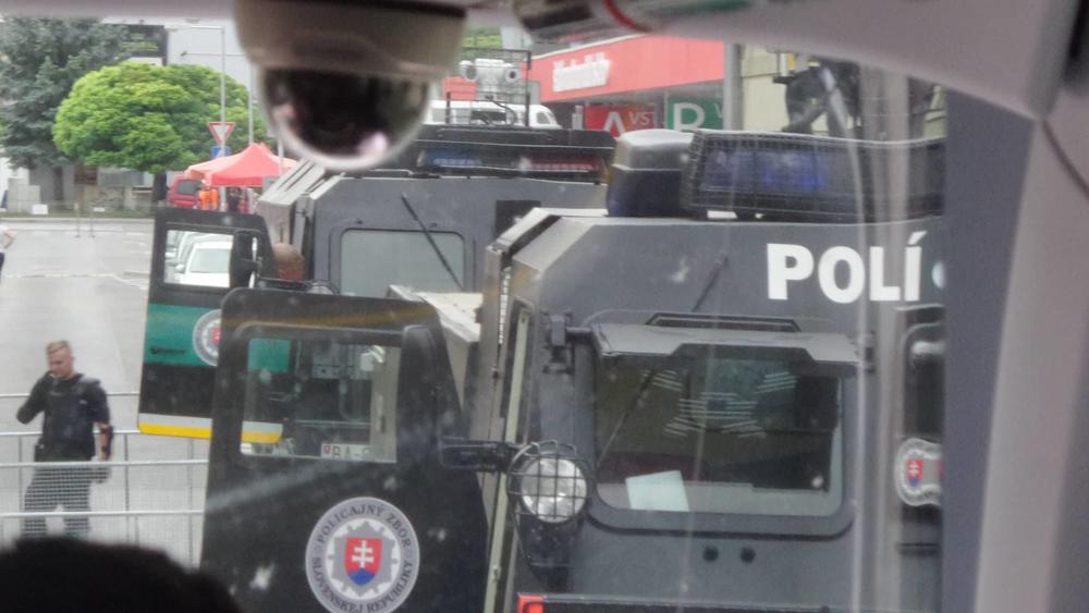 Policijska ratna vozila u Trnavi  
