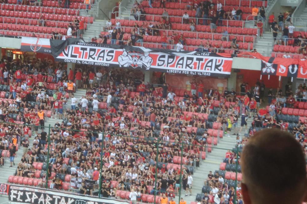 NAVIJAČI TRNAVE PROZIVALI DELIJE NA SRPSKOM! Usledio je brz i veoma snažan odgovor! (VIDEO)