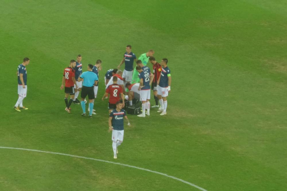 SUDIJA, IMAŠ LI TI OČI!? Ben pao u nesvest, Simić dobio nogu u stomak, a arbitar uradio nešto što mu Delije nikad neće oprostiti! (FOTO) (VIDEO)