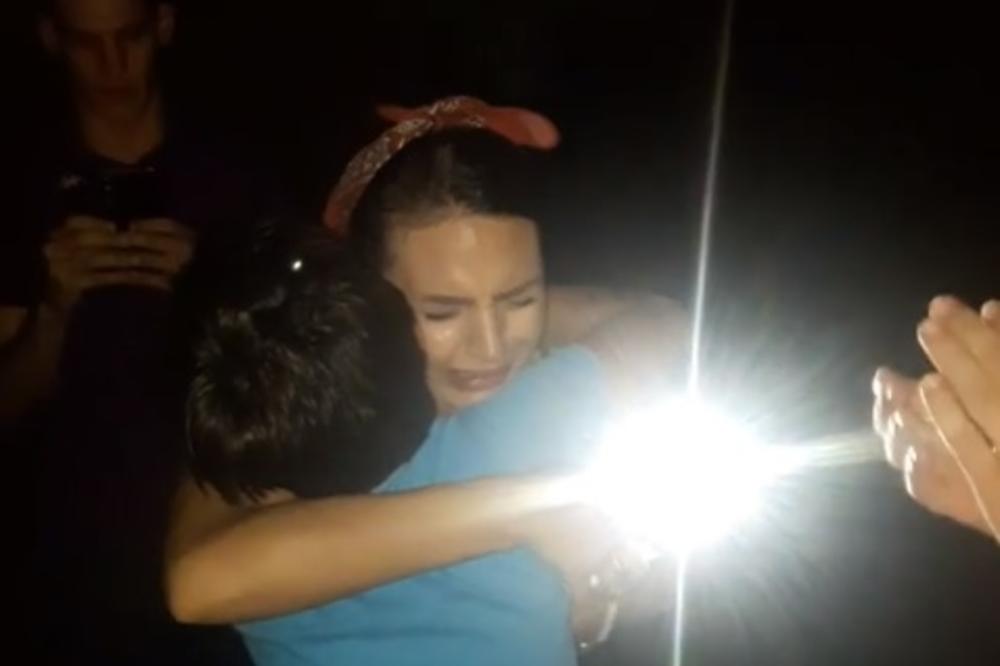 NIKO NIJE MOGAO DA JE SMIRI! Zorana plakala i jecala zbog ROĐENDANA, a šta su joj priredili najbliži je za PAMĆENJE! (VIDEO)