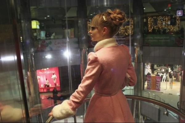 ZBOG NJENE LEPOTE RODITELJI JOJ NE DAJU DA IZLAZI SAMA IZ KUĆE: Ona je prirodna Barbika, nikada nije išla pod nož, a za sebe kaže da je poput lutke (FOTO)