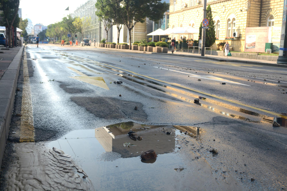 Pukla jedna od najstarijih cevi u Beogradu  