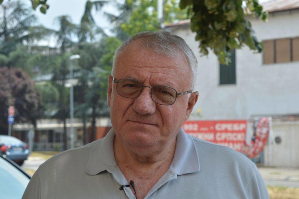 ŠEŠELJ SE POBUNIO: Žali se na presudu po kojoj je osuđen na 10 godina zatvora!