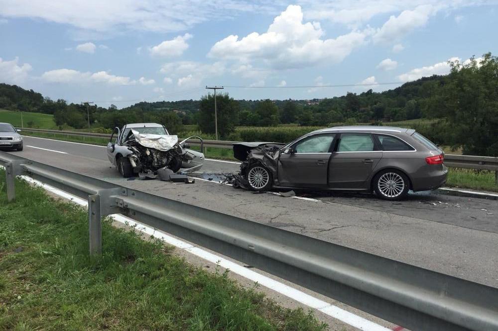 HOROR KOD ŽITORAĐE: Poginuli otac i ćerka (8), majka TEŠKO povređena, ŠLEPER IZGUBIO KONTROLU I UDARIO U AUTO!