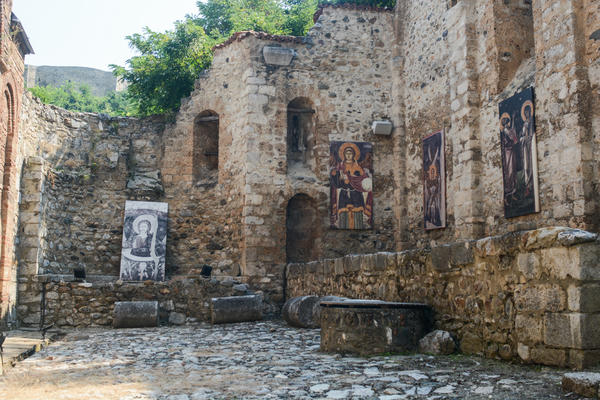 ALBANAC NAPAO SRPSKOG SVEŠTENIKA U PRIZRENU: Zbog incidenta oglasila se HITNO EPARHIJA