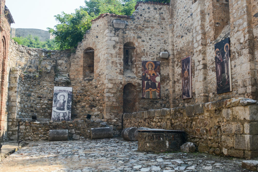 ALBANAC NAPAO SRPSKOG SVEŠTENIKA U PRIZRENU: Zbog incidenta oglasila se HITNO EPARHIJA