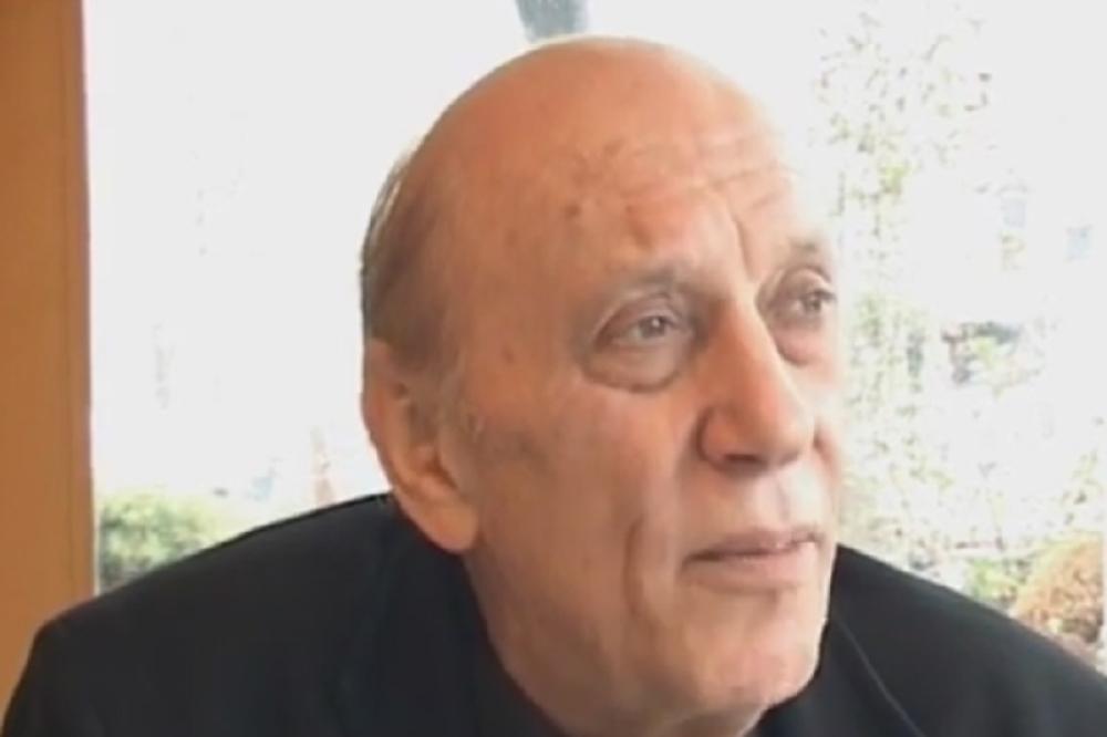 TOZOVAC POSLE TEŠKE OPERACIJE VIŠE NE MOŽE DA PEVA: Lekari mu UPROPASTILI GLASNE ŽICE tokom intervencije!