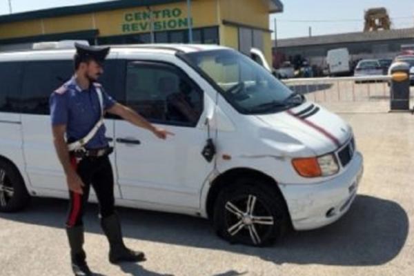 VOZAČ KOMBIJEM POKOSIO SRPSKE RADNIKE U ITALIJI: Ostavio ih da zapomažu i vrište u bolovima!