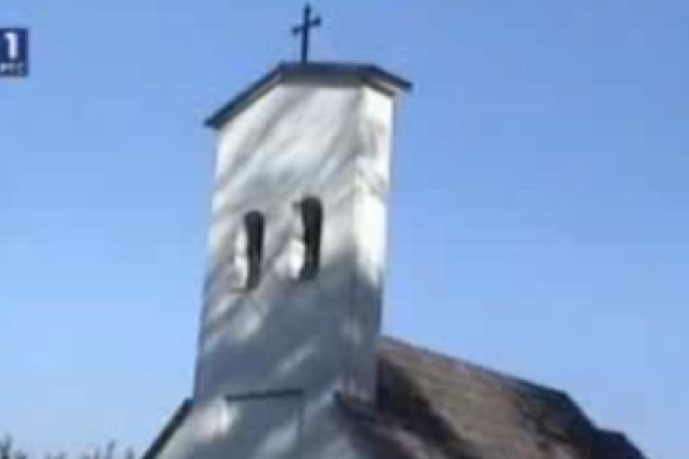 TURISTI ZAINTERESOVANI DA VIDE CRKVU U KOJOJ JE TESLA KRŠTEN: Uopšte ih NE ZANIMA masovna GROBNICA ubijenih Srba u kojoj su sahranjeni i Teslini rođaci!