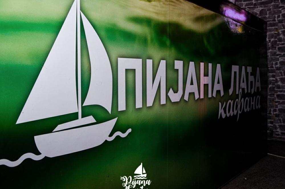 POTONUO SPLAV NA UŠĆU: Pijana lađa završila pod vodom